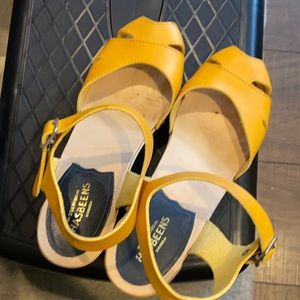 Krilan Clogs from Swedish Hasbeens